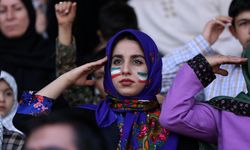 İran'da sosyal medyada yayılan marş stadyumda yankılandı