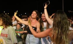 Büyükşehir’den Davutlar Sevgi Plajı’nda yaz konseri