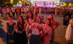 Moskova'da unutulmayacak mezuniyet kutlaması
