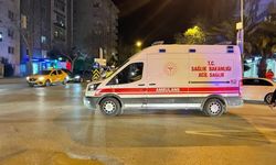 Hastanenin önündeki ambulansı çaldı