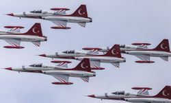 TEKNOFEST'te Türk Yıldızları gösteri uçuşu yaptı!