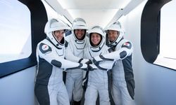 SpaceX, ISS’ye 3 astronot ve 1 kozmonot gönderdi