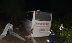 Yolcu otobüsü ile kamyonet çarpıştı: Yaralılar var