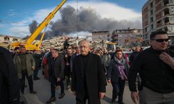 Kılıçdaroğlu depremden etkilenen İskenderun'da