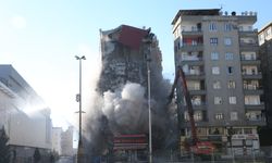 Diyarbakır'da 9 katlı binanın yıkımına başlandı!