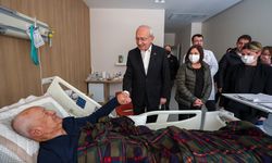 Kılıçdaroğlu ve eşi yaralı depremzedeleri ziyaret etti