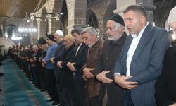 Diyarbakır’da depremzedeler için gıyabi cenaze namazı