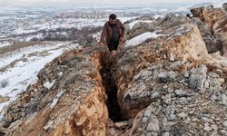 Malatya’da korkunç manzara: Deprem dağı ikiye böldü