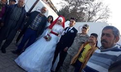 Depremzede çift çadırda evlendi