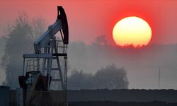Brent petrolün varil fiyatı 83,02 dolar seviyesinde