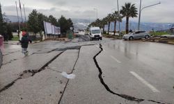 Hastane bahçesi ve yoldaki asfalt böyle ayrıldı