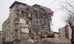 Diyarbakır'da yapılar bir bir yıkılıyor!