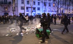 Fransa'daki gösterilerde 243 kişi gözaltına alındı