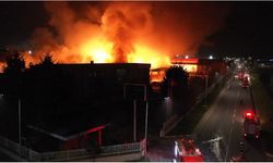 Sahur vakti dehşet anları: Fabrika alev alev yandı!