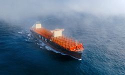 Çin, dünyanın en büyük konteyner gemisini üretti