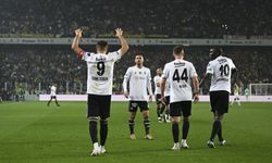 Beşiktaş 10 kişiyle Kadıköy’de gol show yaptı