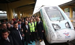 İlk Milli Elektrikli Tren Seti TCDD'ye teslim edildi!