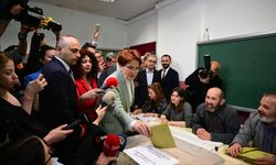 Meral Akşener oyunu İstanbul'da kullandı!