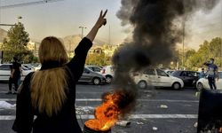 İran'daki gösterilerde 3 kişi idam edildi!