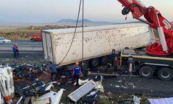Diyarbakır'da feci kaza: 1 kişi öldü, 2 kişi yaralandı