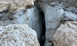 Cilo Dağı'ndaki buzul bir anda ikiye yarıldı: 4 kişi kayıp!