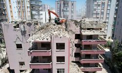 Adana'da yıkılan binalarda dere çakılı kullanılmış!