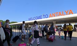 8 ayda Antalya'ya hava yoluyla 9 milyon turist geldi!