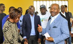 Gabon'da asker yönetime el koydu