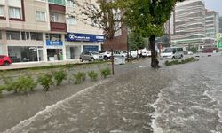 Samsun'da sağanak nedeniyle birçok ev ve iş yerini su bastı