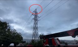 Sevgilisiyle tartışan kız elektrik direğine çıktı!
