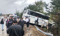 Yolcu otobüsü kontrolden çıktı: Yaralılar var!
