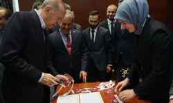 Cumhurbaşkanı Erdoğan delege kartını teslim aldı