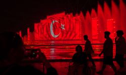 Suudi Arabistan'da 'Boulevard City' Türk bayrağıyla aydınlatıldı!