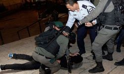 İsrail güçleri 60 Filistinliyi daha gözaltına aldı!
