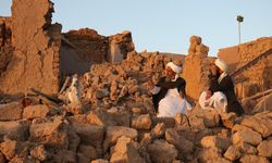 Afganistan depreminde can kaybı 2 bine yükseldi