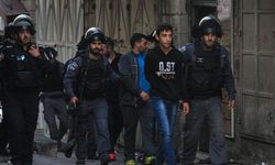 İsrail ordusu 50 Filistinliyi gözaltına aldı!