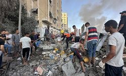 İsrail,  El-Fahura Okulunu bombaladı!