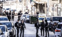 Kudüs'te 2 İsrail polisi bıçaklandı!