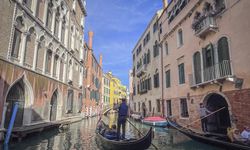 İtalya'nın turistik mekanları ve yapıları tarihe ışık tutuyor