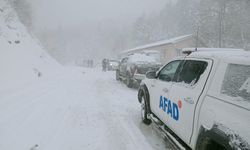 Bolu'da kar yağışında mahsur kalan 26 kişi kurtarıldı!