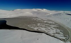 Kireçli Göleti'nin büyük bölümü buz tuttu!