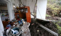 Toprak kaymasında yıkılan evdeki 2 kişi yaralandı!