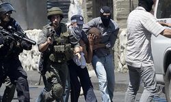 İsrail güçleri 65 Filistinliyi daha gözaltına aldı!