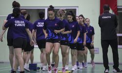 Milli badmintoncular, Avrupa için raket sallayacak!