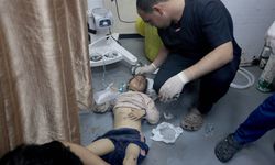 Hastane çevresini hedef alan İsrail, 10 Filistinliyi öldürdü