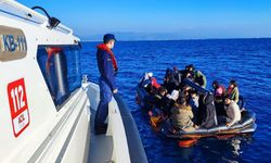 60 düzensiz göçmen denizden kurtarıldı