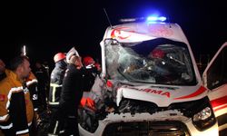 Ambulans kazaya karıştı: Ölü ve yaralılar var!