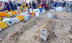 Gazze'deki hastanenin çevresi mezarlığa dönüştü