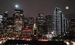 San Francisco gecelerini gökdelenlerin ışıkları aydınlatıyor