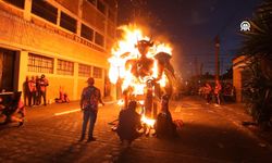 Guatemalalılar "Şeytan Yakma" geleneğiyle kötülüklerden arınıyor